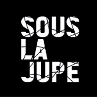 SOUS LA JUPE